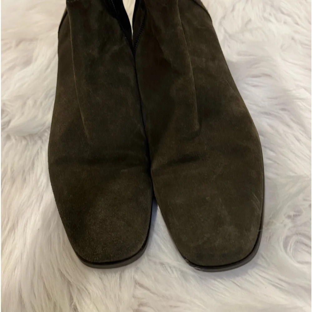 Aquatalia Lisa dark olive insulated suede ankle bootie size 39 or US 9